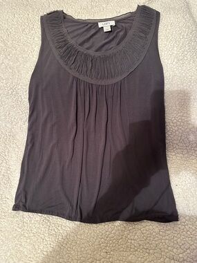 LOFT Black Sleeveless Scoop-Neck Tank with Pleated Yoke